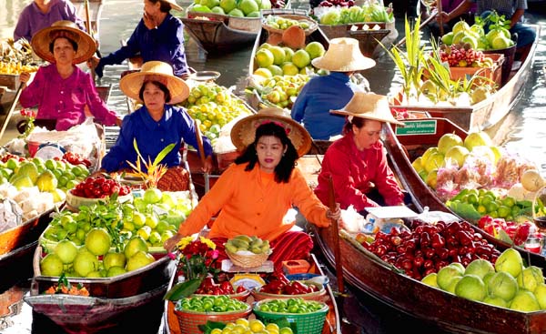 Thailand’s Floating Markets - Experience an Exceptional Luscious Culture with your lovely Thai lady